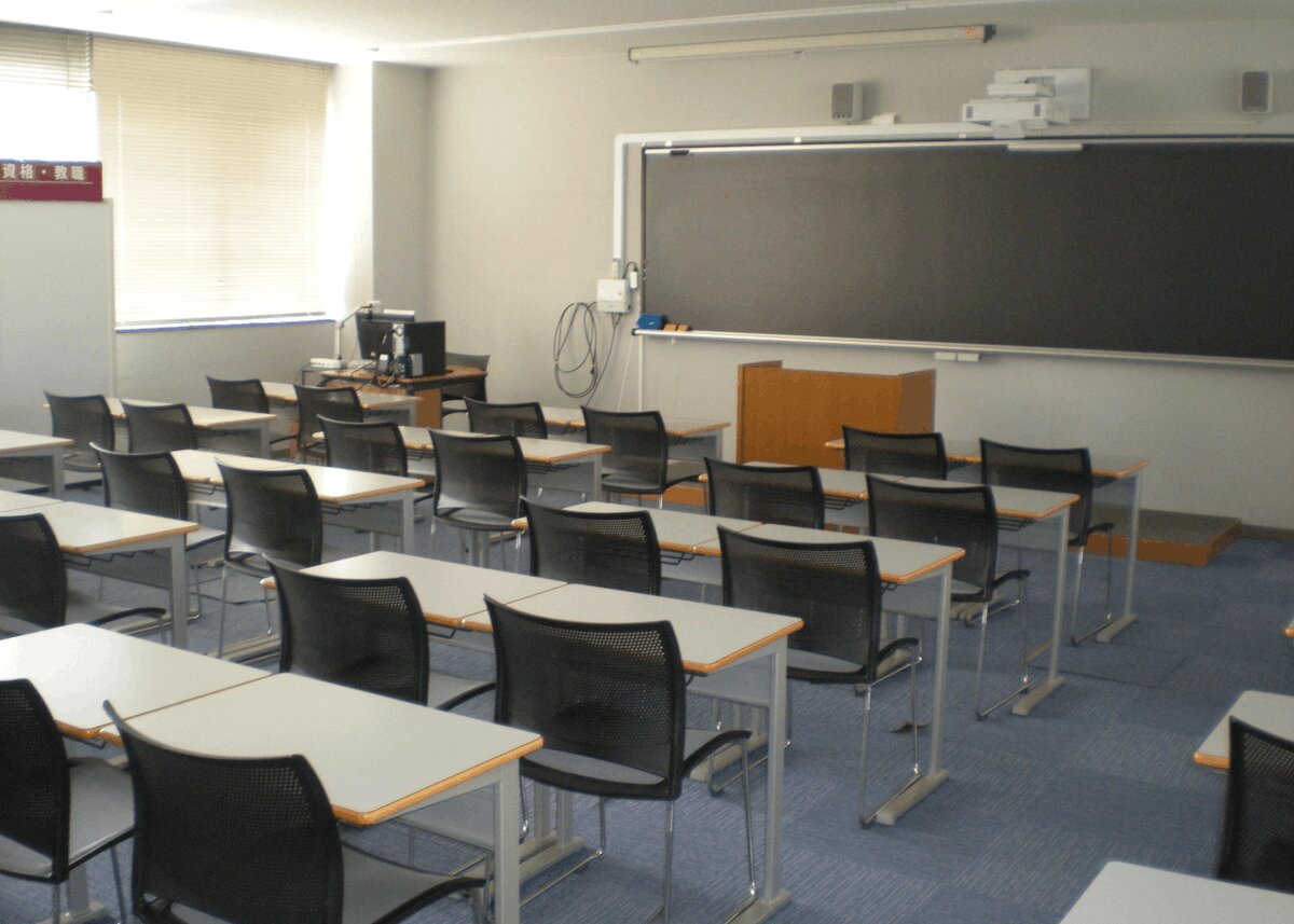 設備の整った教室の様子