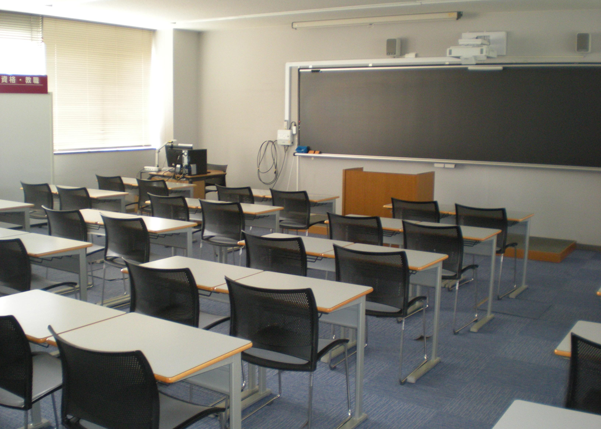 設備の整った教室の様子