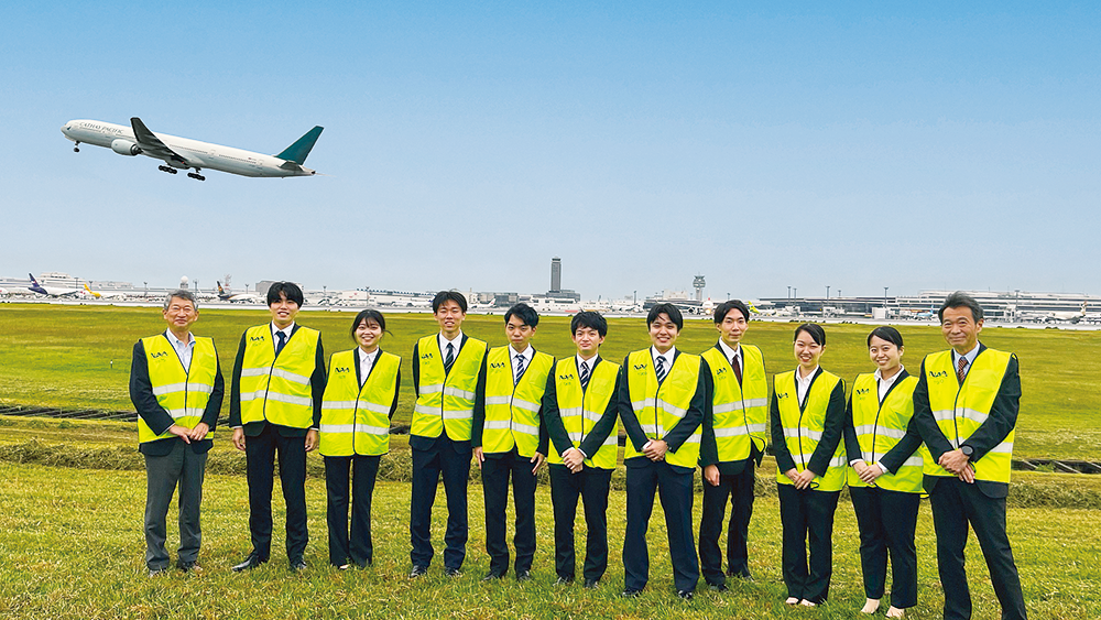 学生と教員の集合写真