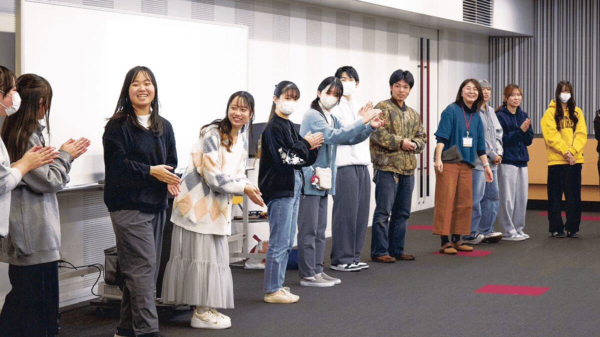 学生が整列している様子
