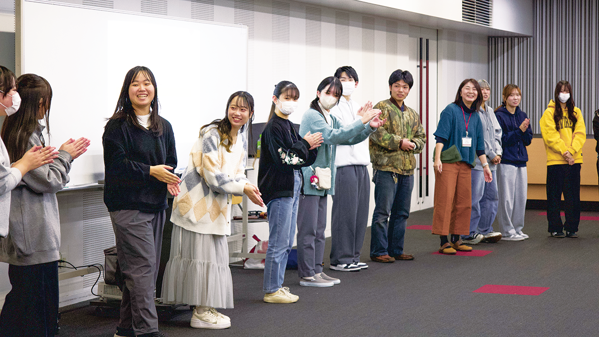 学生が整列している様子