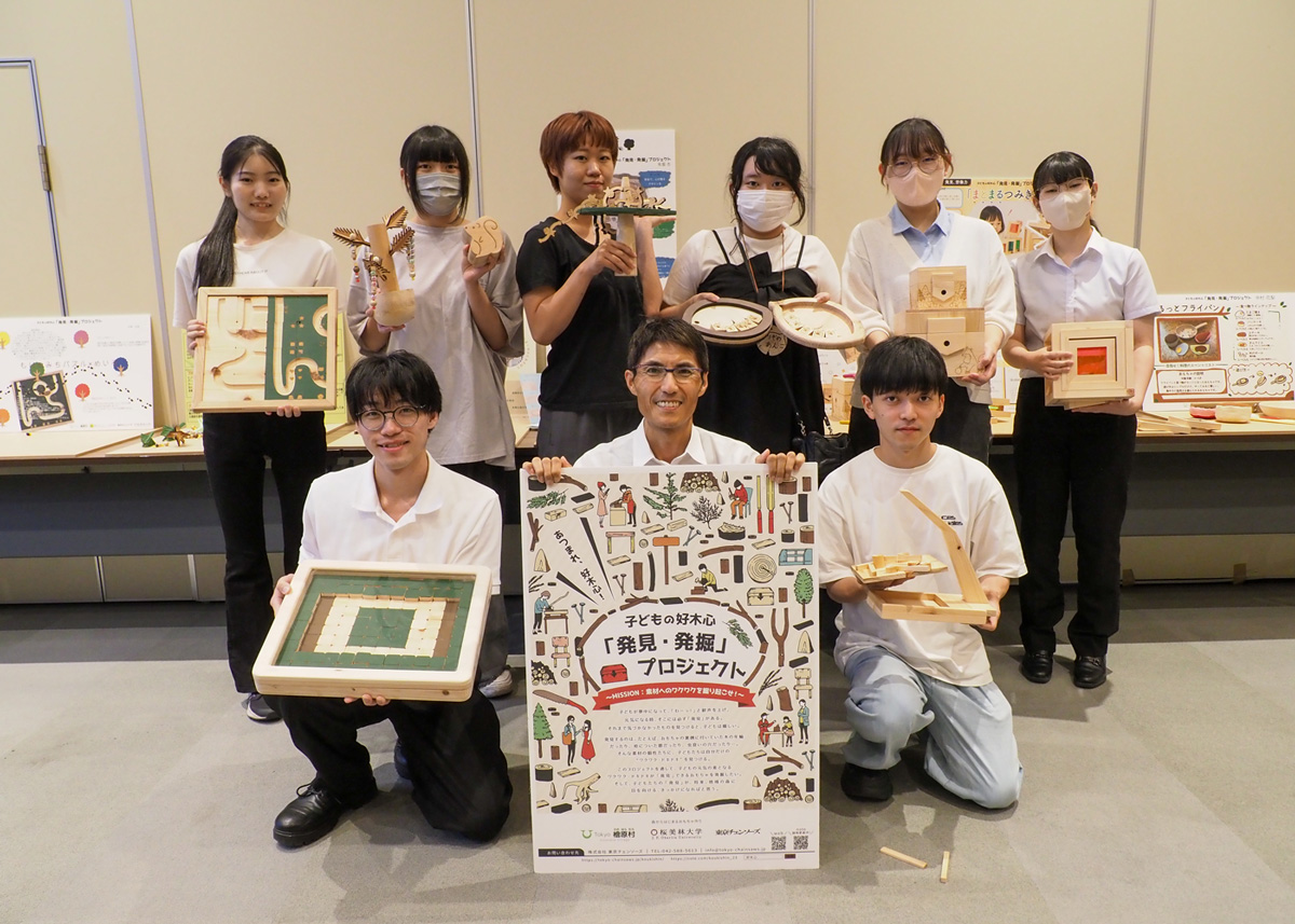 『子どもの好木心「発見・発掘」プロジェクト』作品発表会の様子