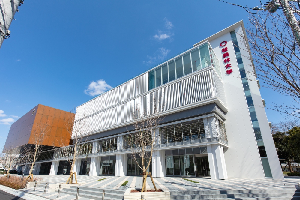 桜美林大学　新宿キャンパスの外観