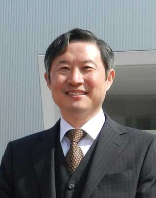 薛 恩峰 （しゅえ えんふぅん） -  リベラルアーツ学群准教授