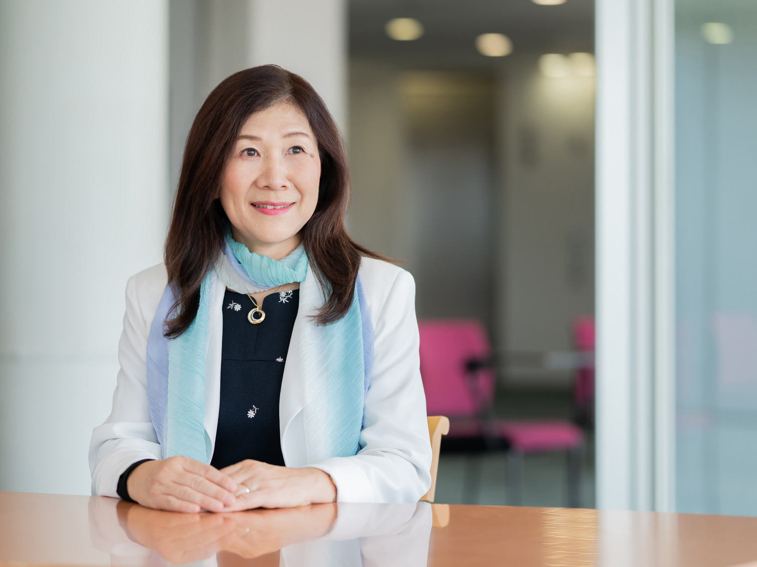 英語力を活かして外資系企業で翻訳業務に従事した経験について語る浅井亜紀子先生