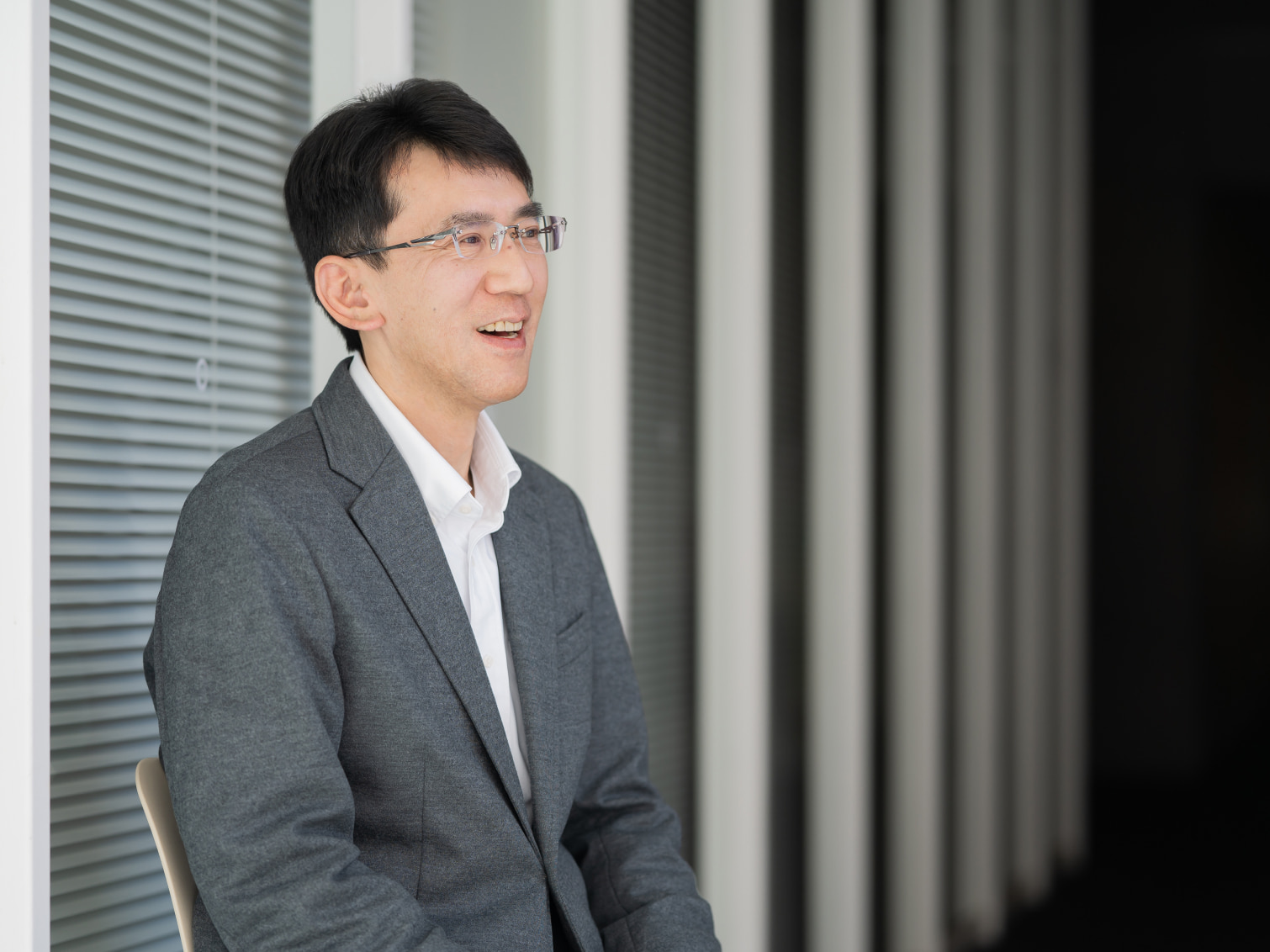 化学の研究を志した背景について語る菅原生豊先生