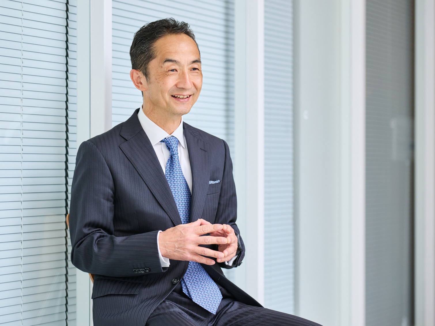 国際的な環境への憧れから航空業界へ進んだ経緯について語る上原裕之先生