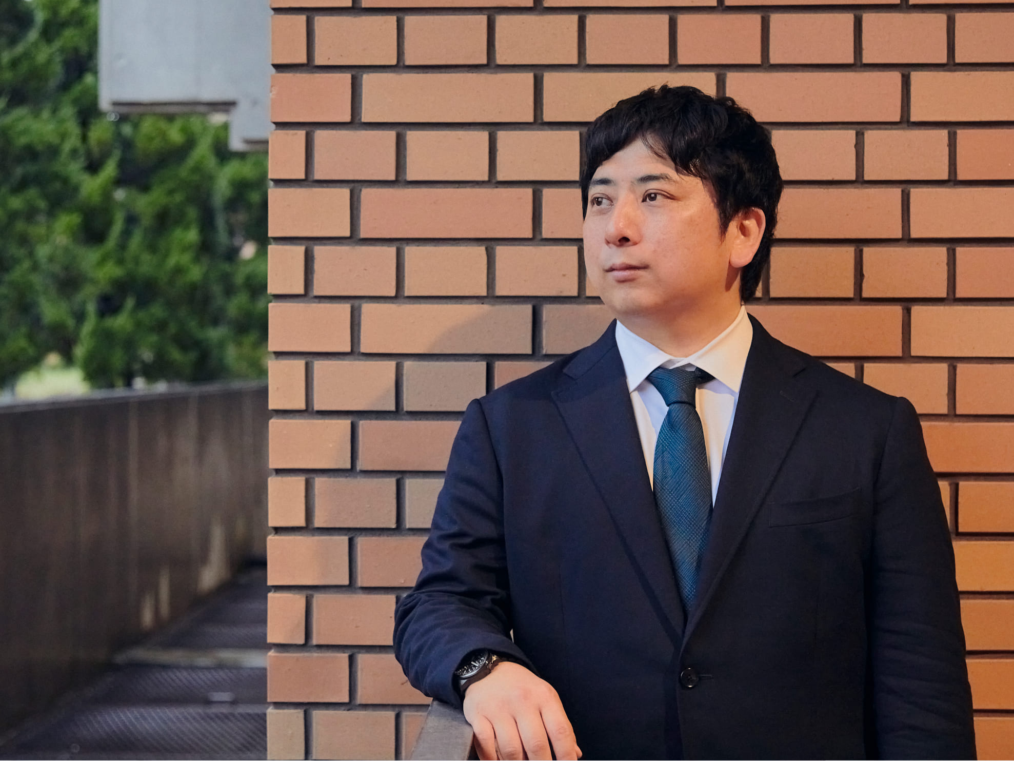 福原 充先生が佇む様子