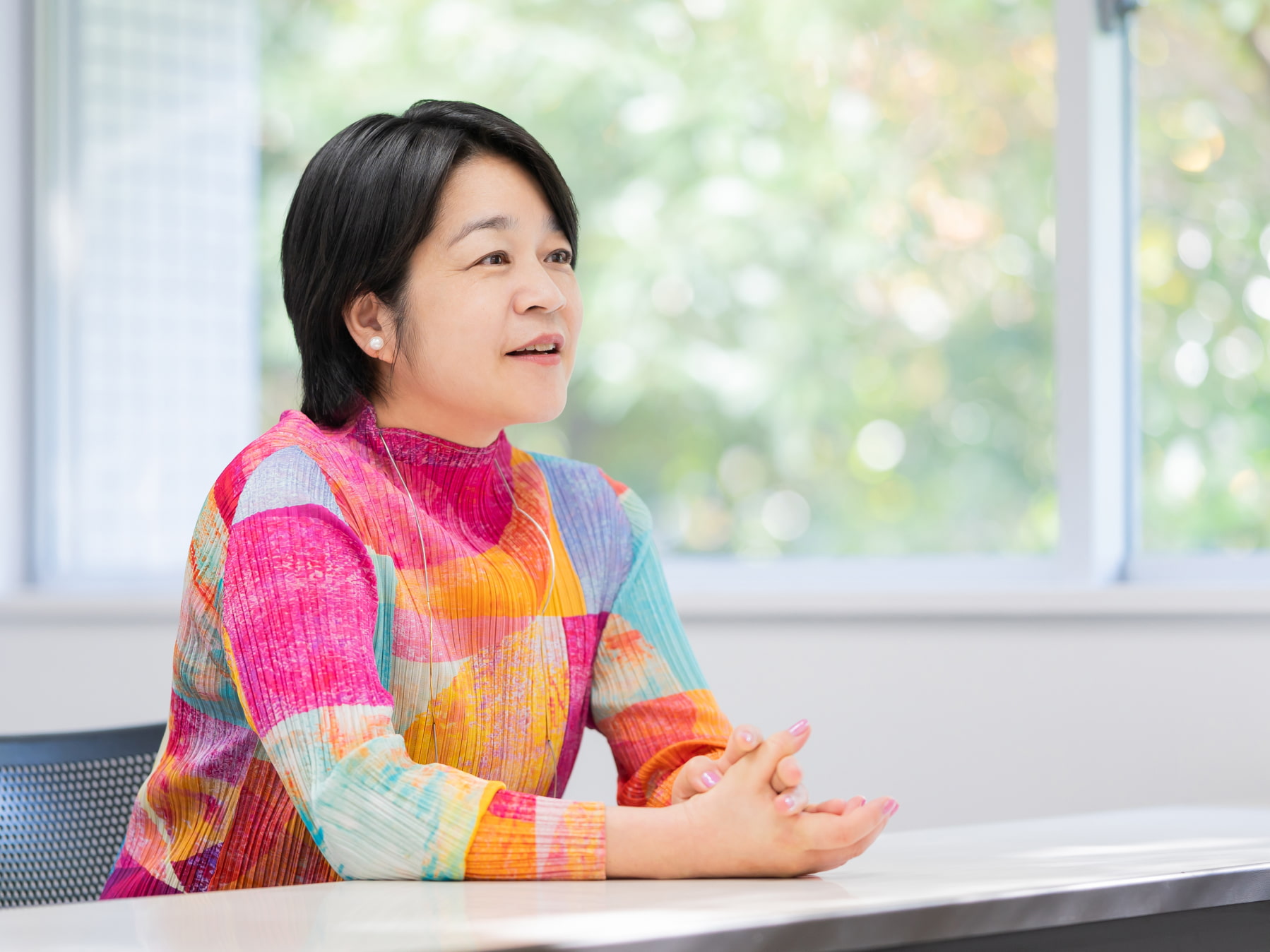 西川順子先生がインタビューに応じている様子