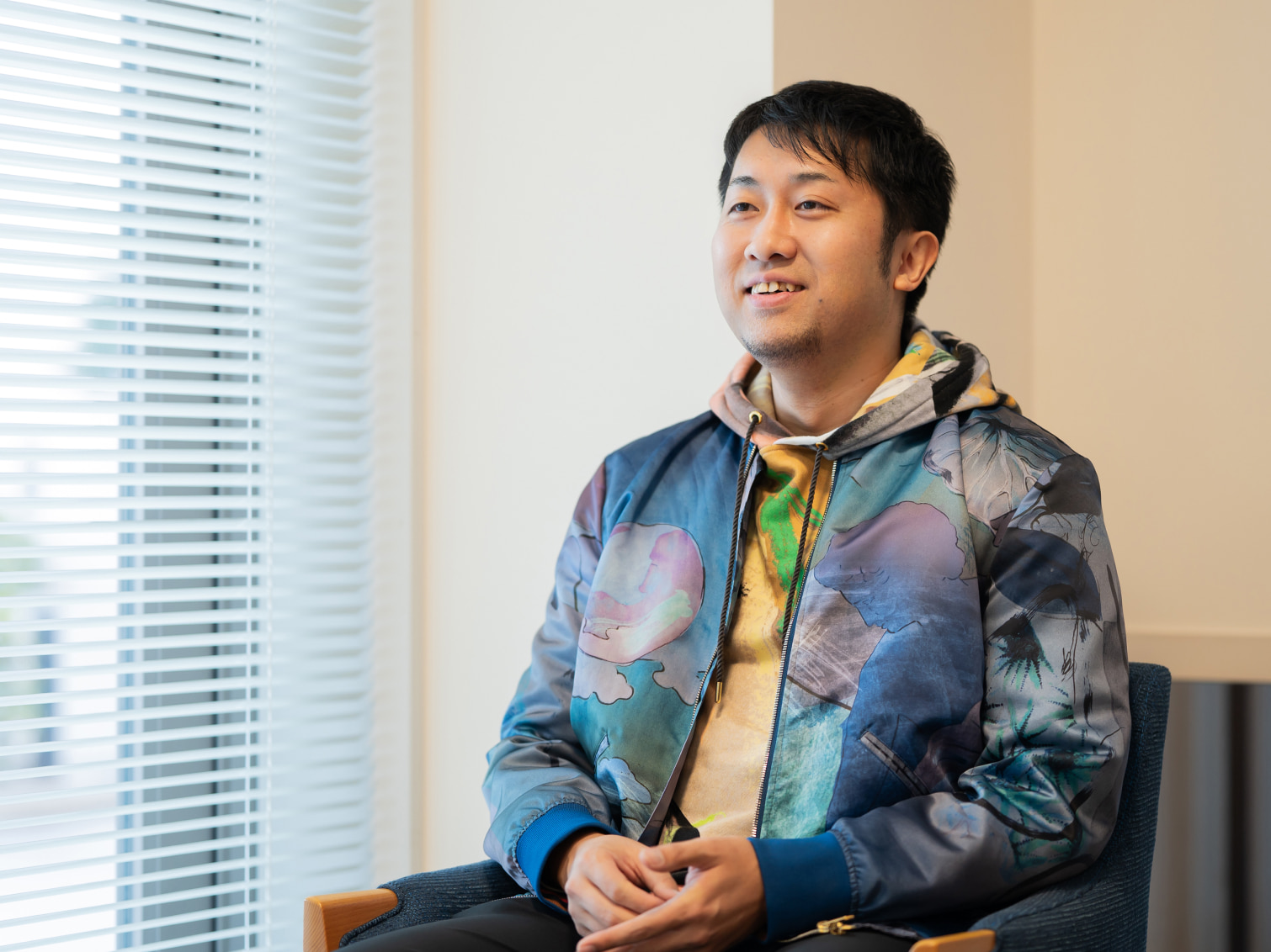 大学教育への問題意識について語る山崎慎一先生