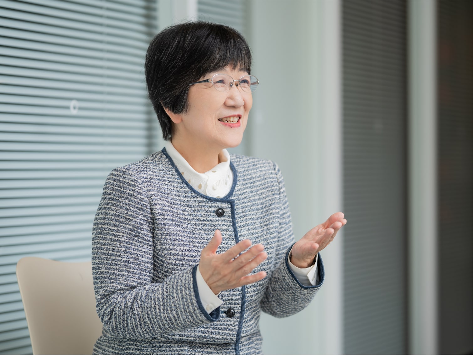 現在の仕事を志すきっかけについて語る河合先生