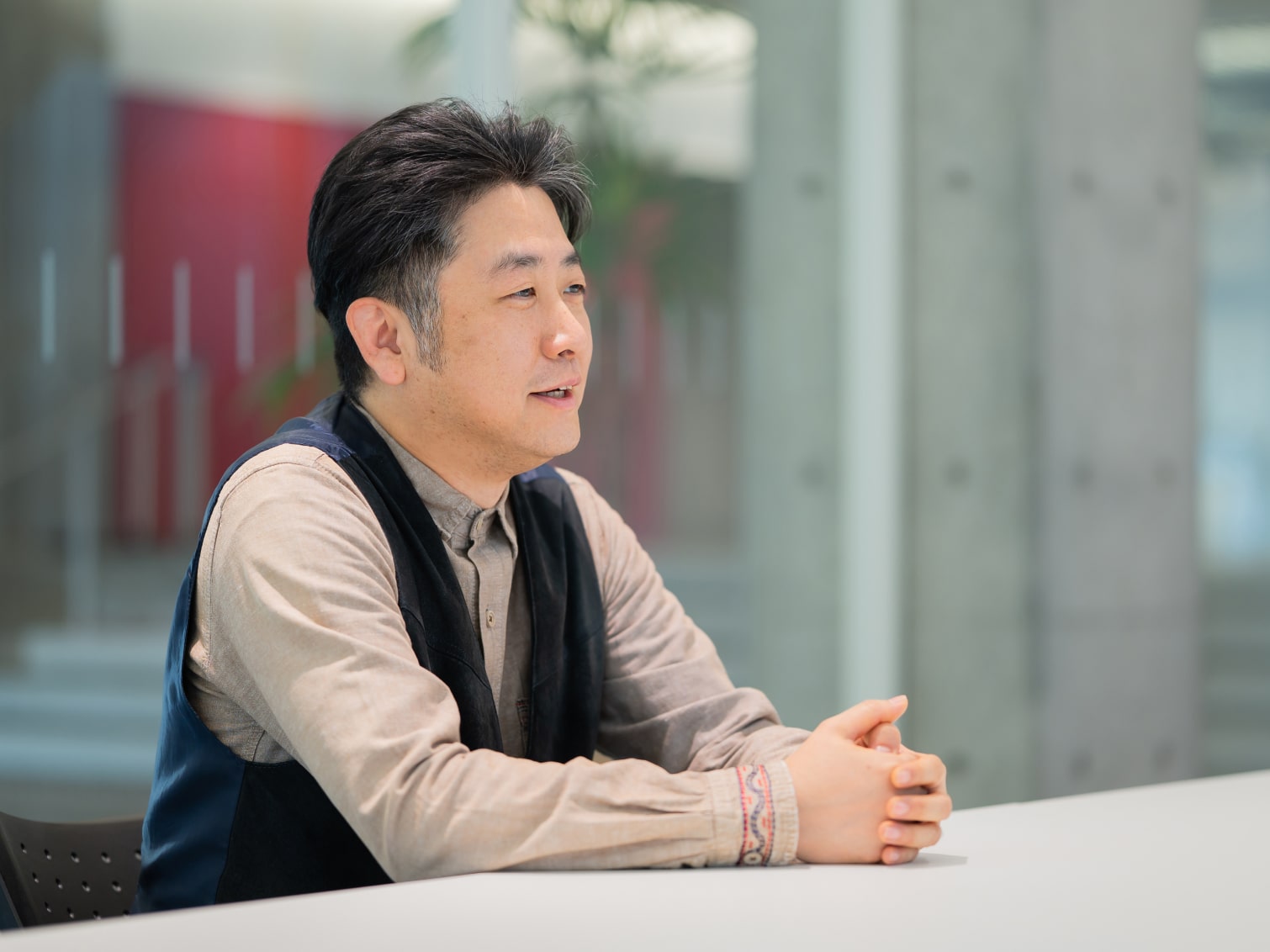 版画制作と環境・安全への配慮について語る牧野浩紀先生
