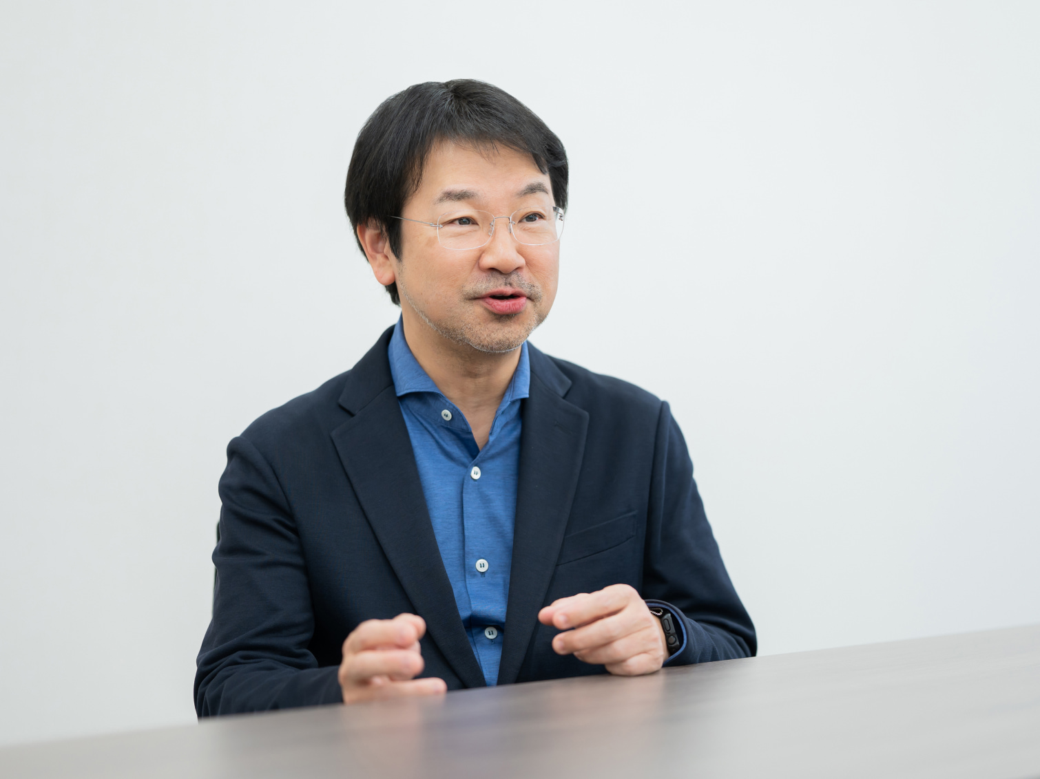 幼少期の経験とイタリアでの彫刻技術習得について語る佐善圭先生