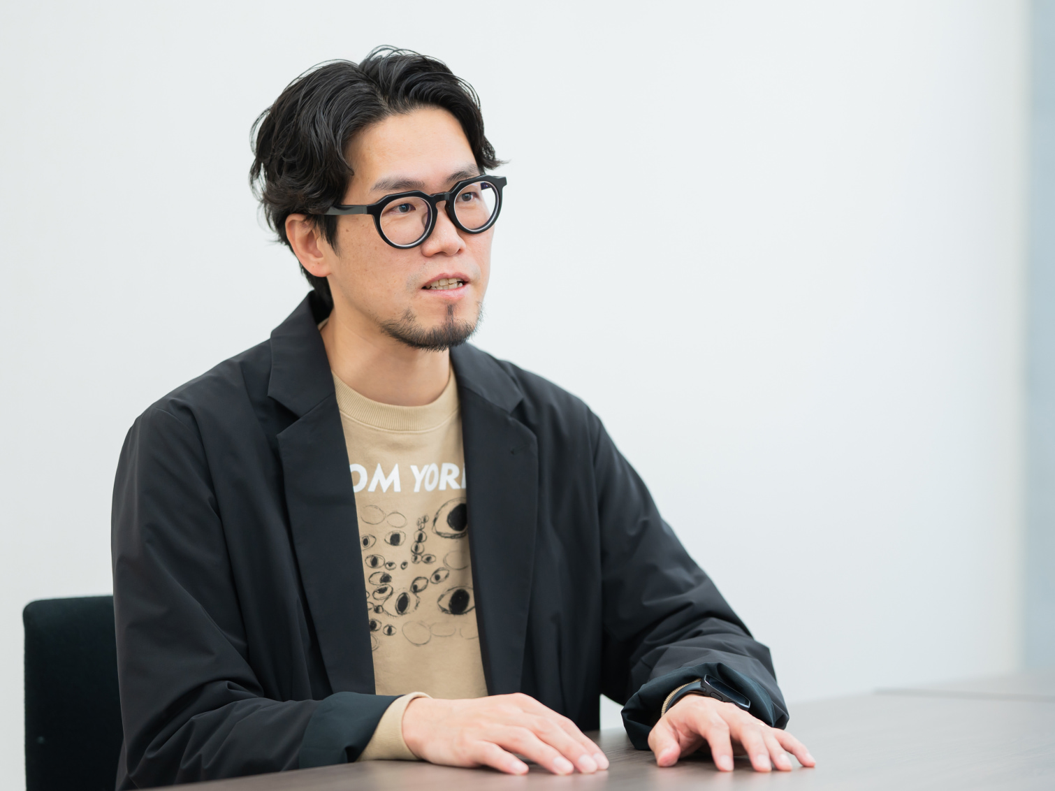 デザインを広く捉えることの大切さについて語る小西俊也先生