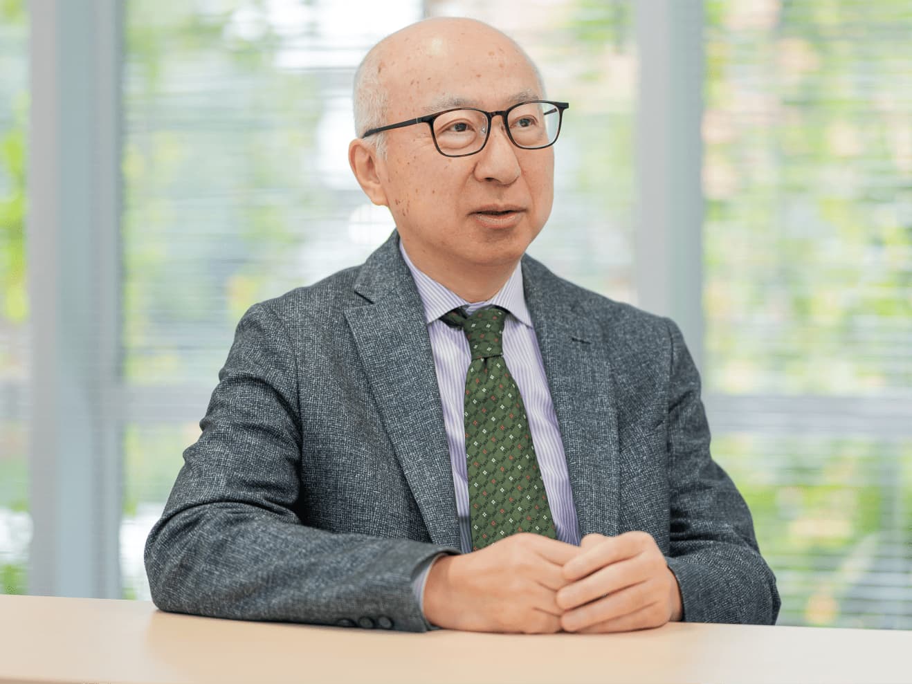 東芝での研究経験やAI開発の歩みについて語る雷海涛先生