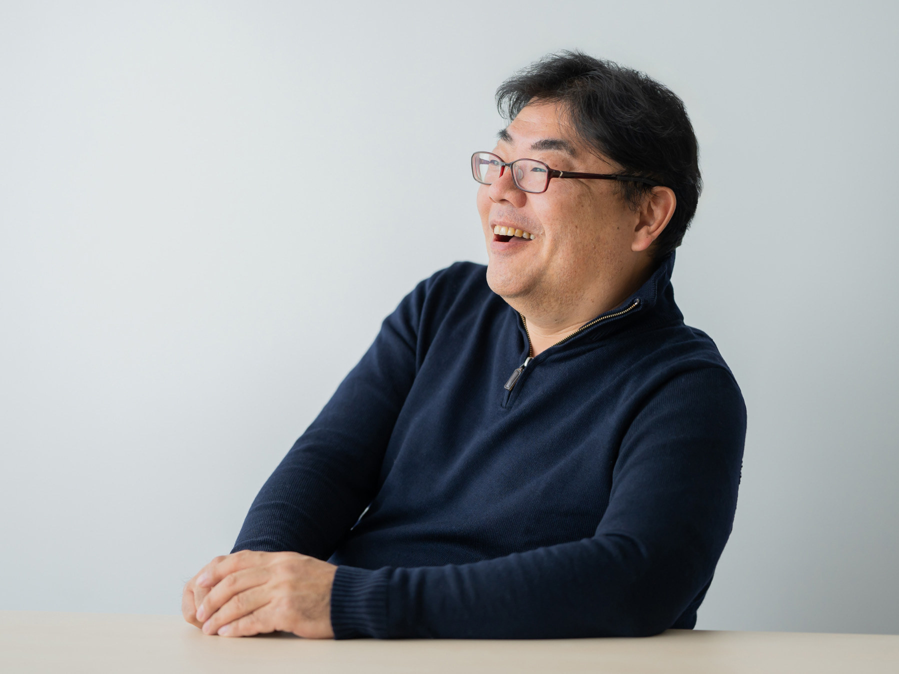 池田聡先生がインタビューに応じている様子