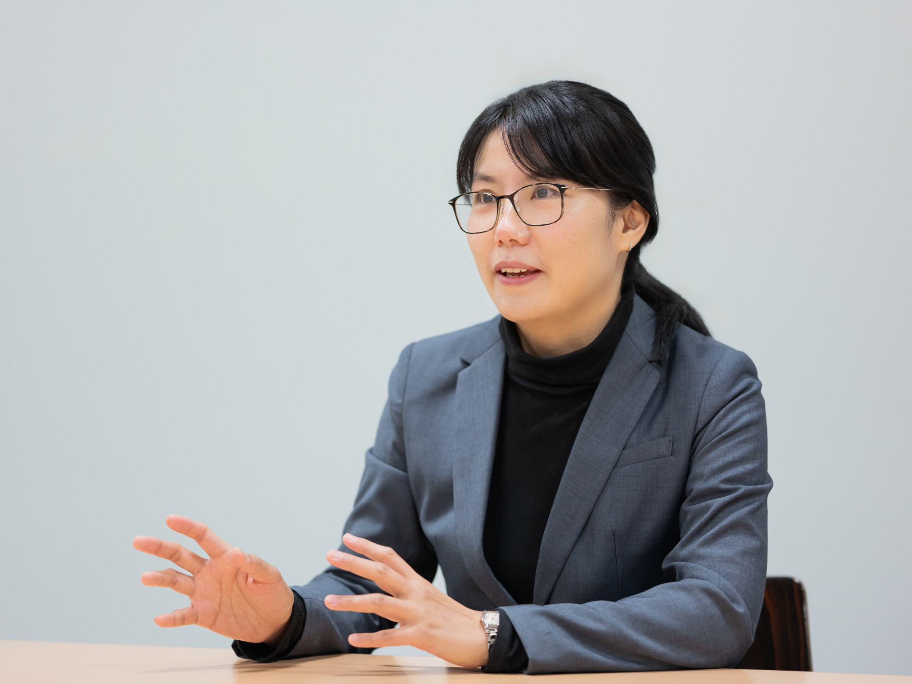 孫維維先生がインタビューに応じている様子